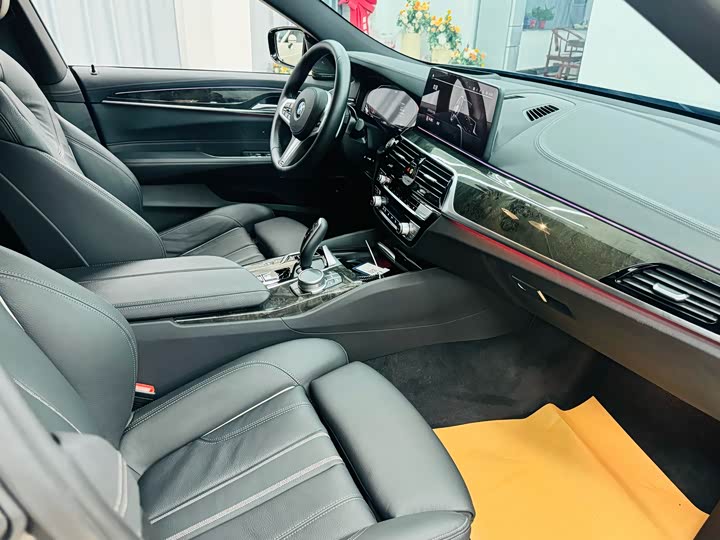 Фото 8 - BMW 6 Series GT