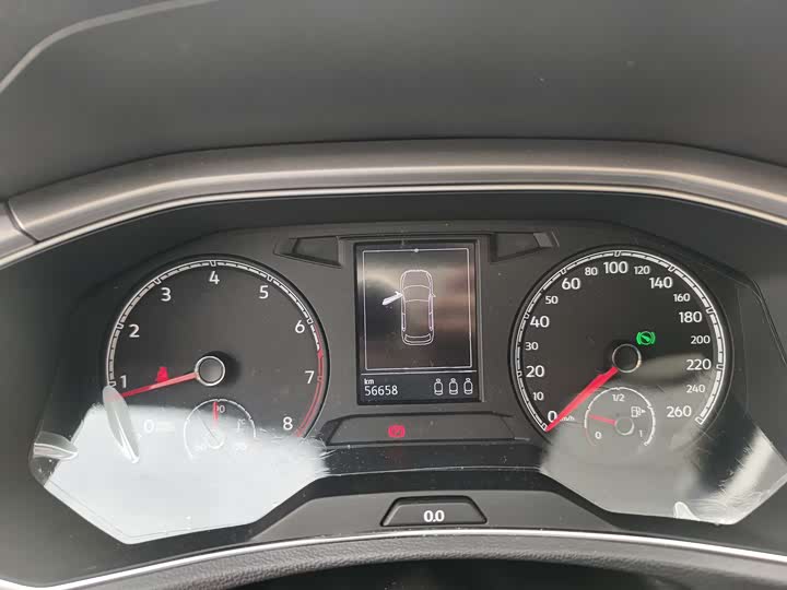 Фото 15 - Volkswagen T-Roc