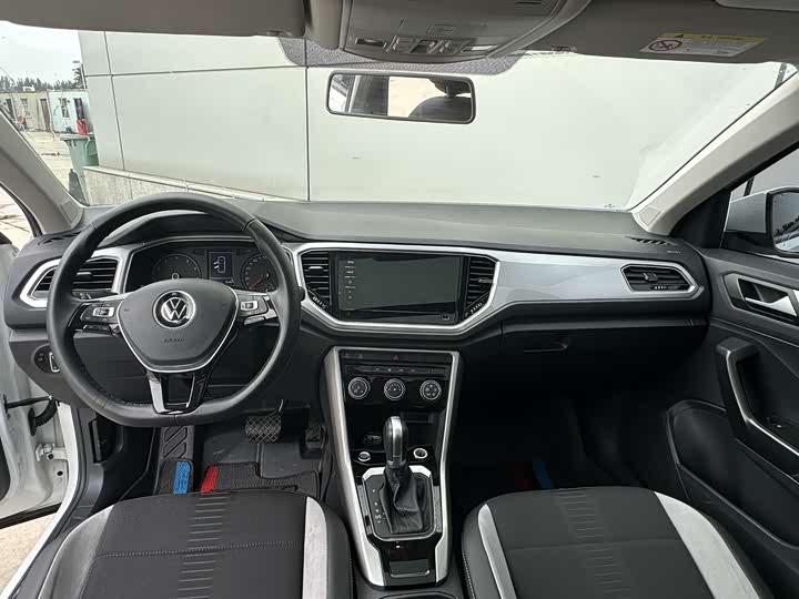 Фото 17 - Volkswagen T-Roc