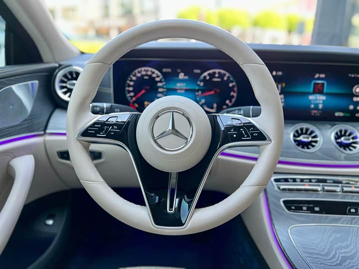 Фото 11 - Mercedes-Benz CLS-Class