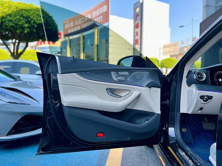 Фото 8 - Mercedes-Benz CLS-Class