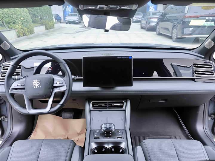 Фото 13 - BYD Qin L