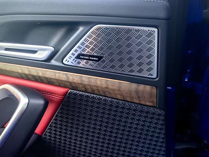 Фото 12 - BMW iX1