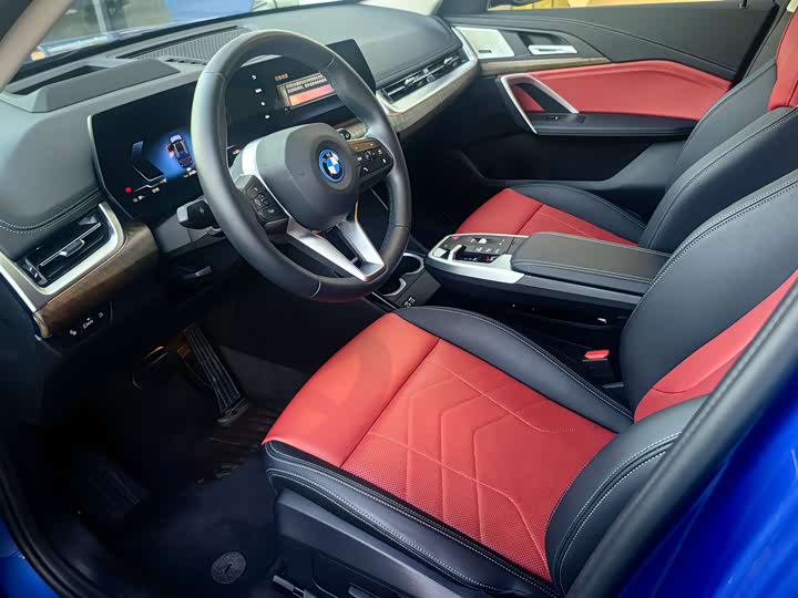 Фото 4 - BMW iX1