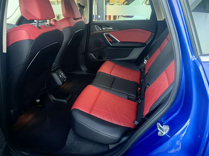 Фото 6 - BMW iX1