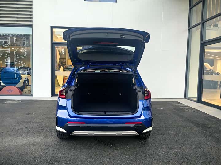 Фото 8 - BMW iX1