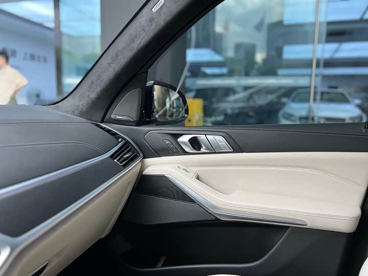 Фото 23 - BMW X7