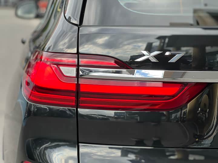 Фото 31 - BMW X7