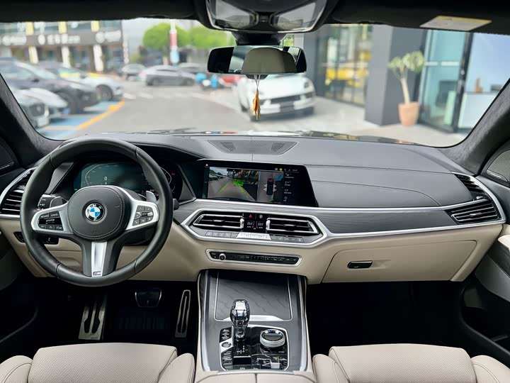 Фото 6 - BMW X7