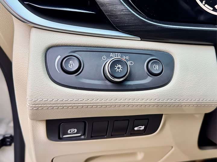 Фото 13 - Buick GL8 ES