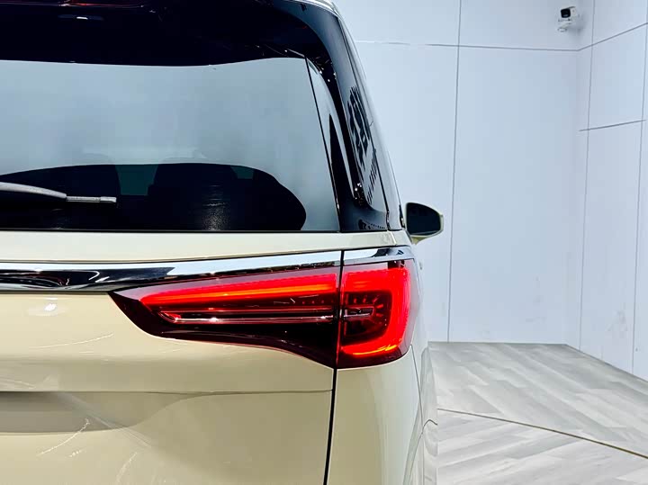 Фото 27 - Buick GL8 ES