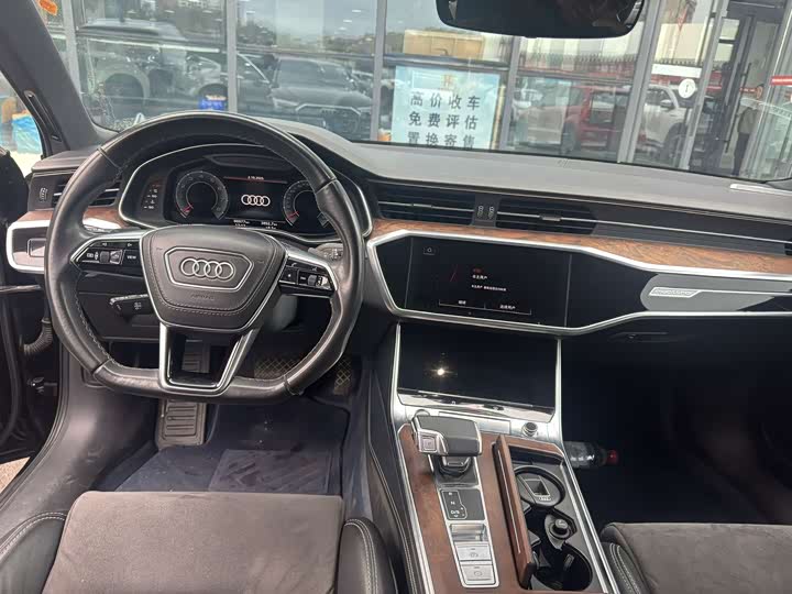Фото 4 - Audi A6L