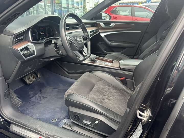 Фото 5 - Audi A6L