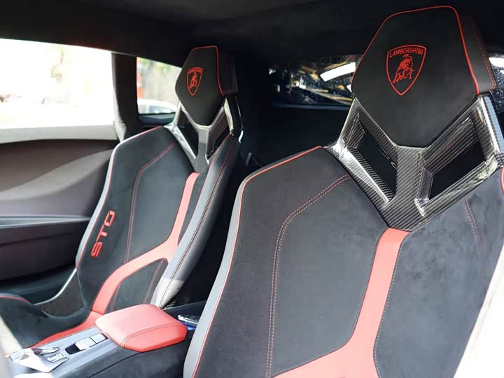 Фото 15 - Lamborghini Huracán