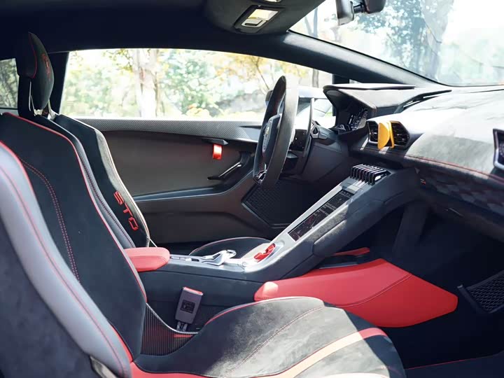 Фото 18 - Lamborghini Huracán