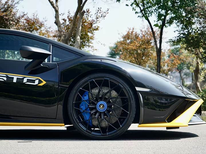 Фото 6 - Lamborghini Huracán