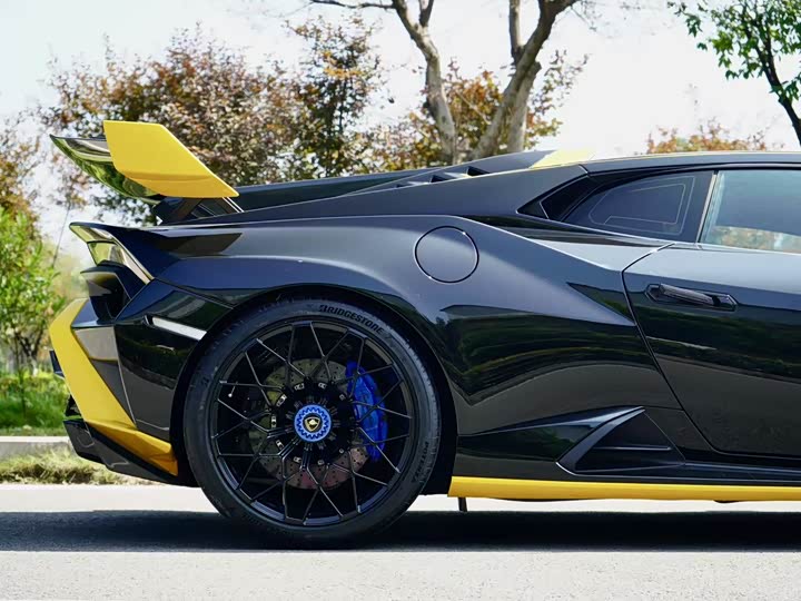 Фото 7 - Lamborghini Huracán