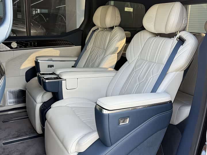 Фото 10 - Zeekr 009