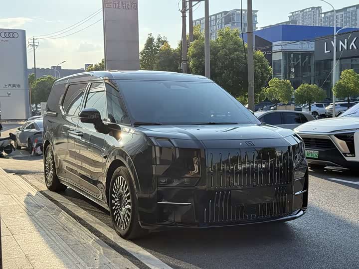 Фото 3 - Zeekr 009