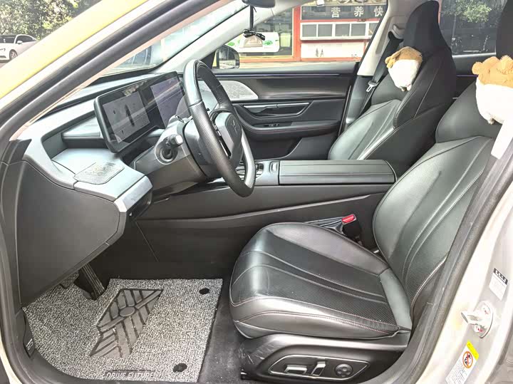 Фото 9 - XPeng P7