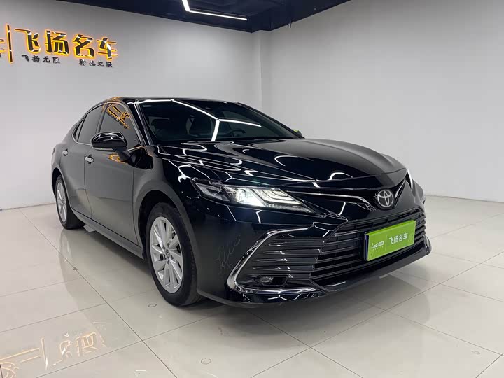 Фото 3 - Toyota Camry