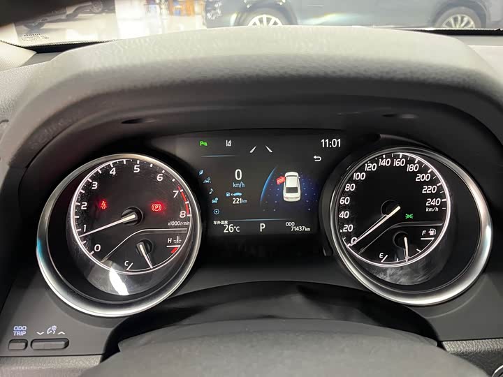 Фото 4 - Toyota Camry