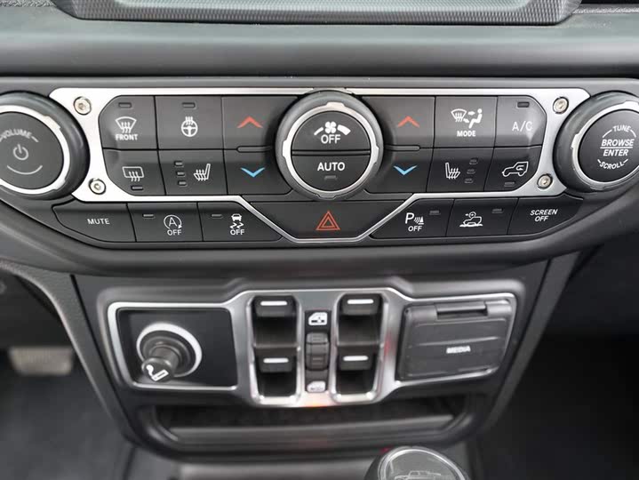 Фото 10 - Jeep Gladiator