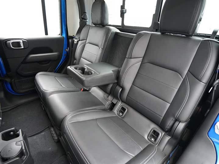 Фото 14 - Jeep Gladiator