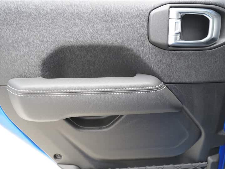 Фото 15 - Jeep Gladiator