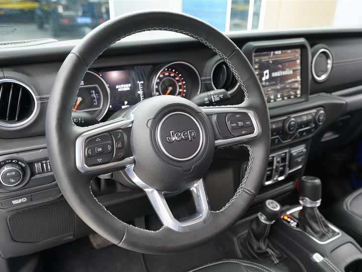 Фото 6 - Jeep Gladiator