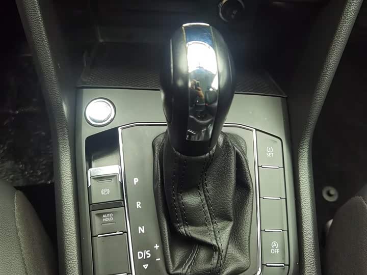 Фото 13 - Volkswagen Tiguan L Pro