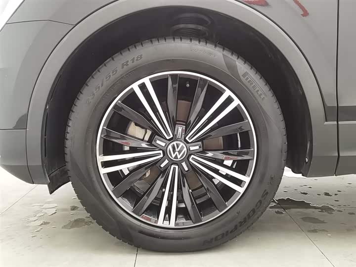 Фото 17 - Volkswagen Tiguan L Pro