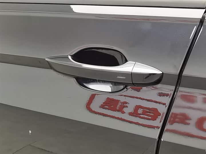 Фото 18 - Volkswagen Tiguan L Pro