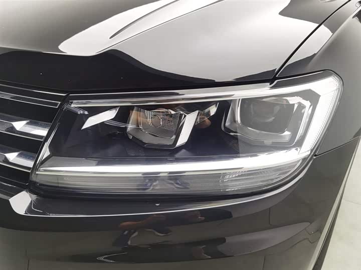 Фото 7 - Volkswagen Tiguan L Pro