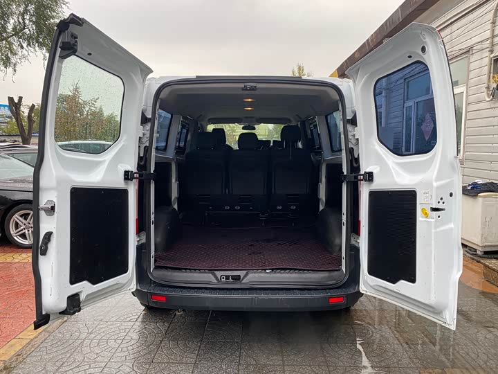 Фото 11 - Ford Transit