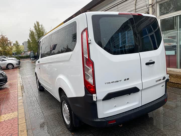 Фото 4 - Ford Transit