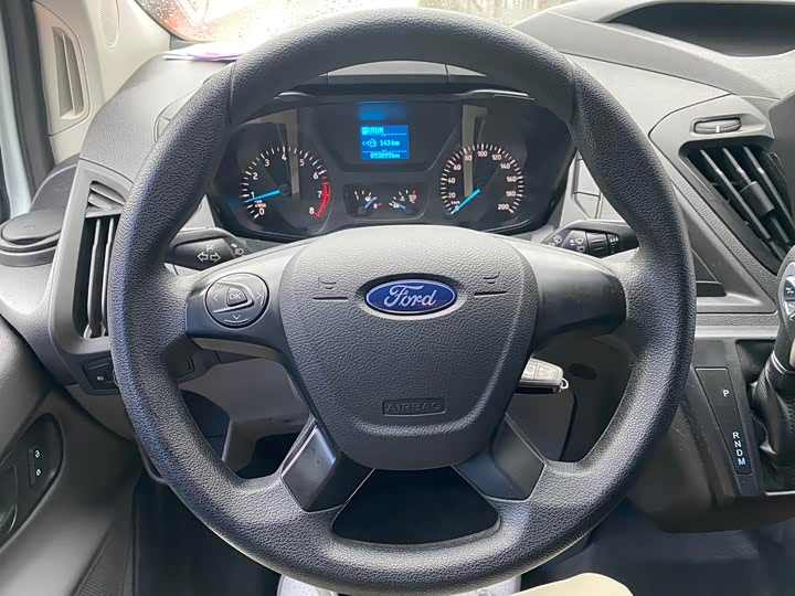 Фото 8 - Ford Transit