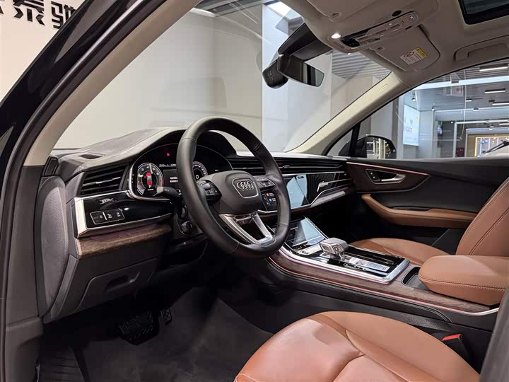 Фото 11 - Audi Q7