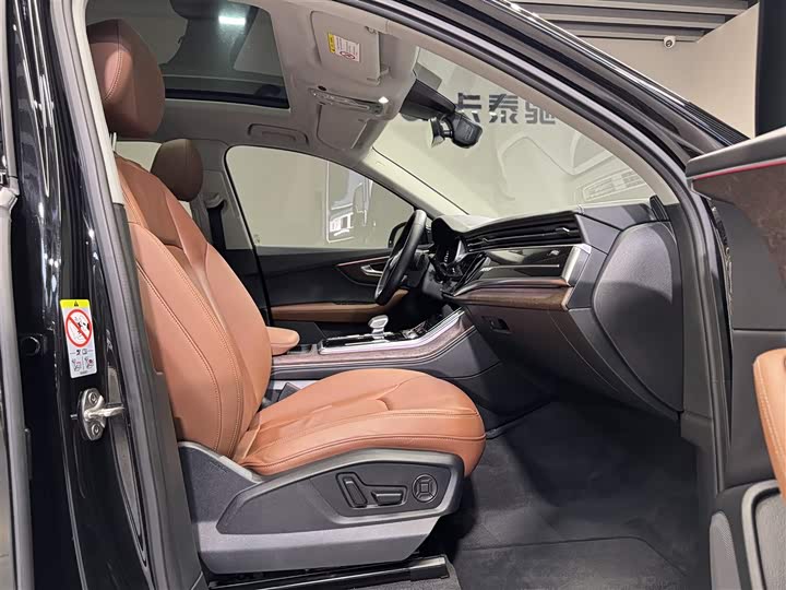 Фото 13 - Audi Q7