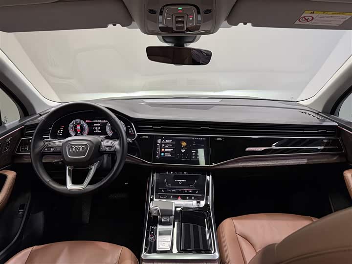 Фото 14 - Audi Q7