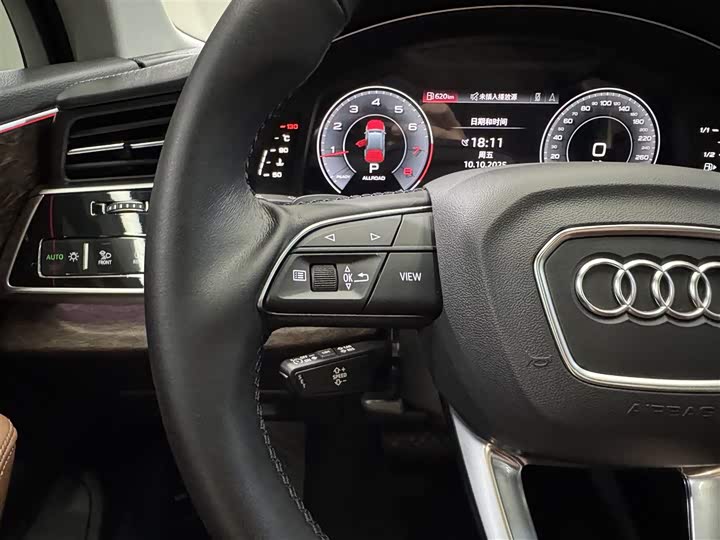 Фото 17 - Audi Q7