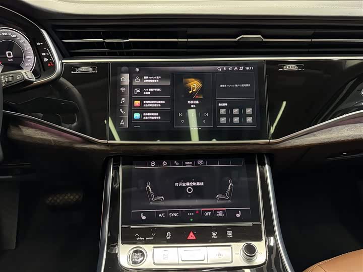 Фото 19 - Audi Q7