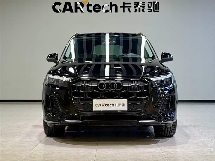 Фото 2 - Audi Q7