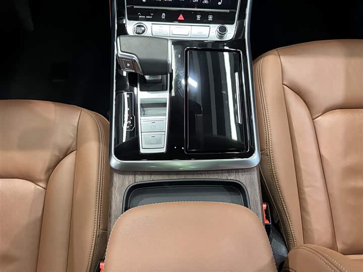 Фото 20 - Audi Q7