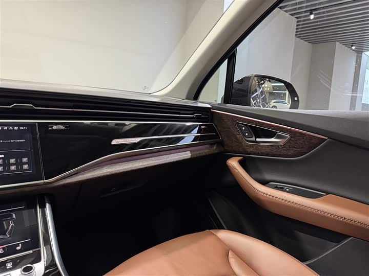 Фото 21 - Audi Q7