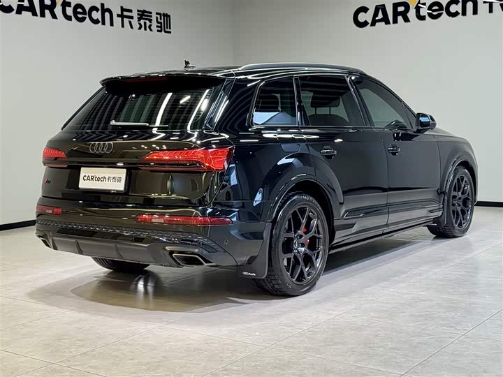 Фото 4 - Audi Q7