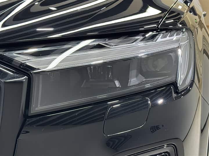 Фото 7 - Audi Q7