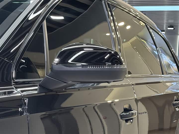 Фото 8 - Audi Q7