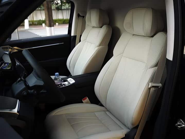 Фото 11 - Zeekr 009