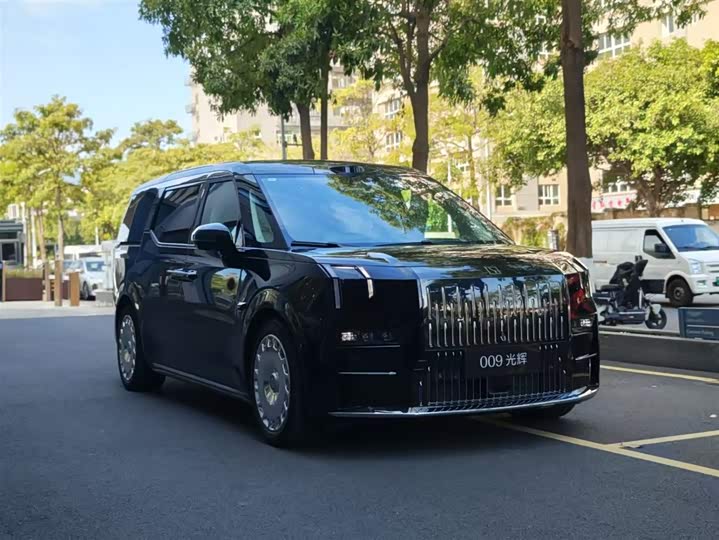 Фото 18 - Zeekr 009